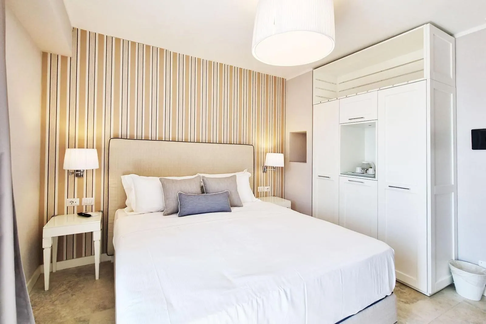 Bed and Breakfast Bb Camere Nel Centro Di Porto Azzurro
