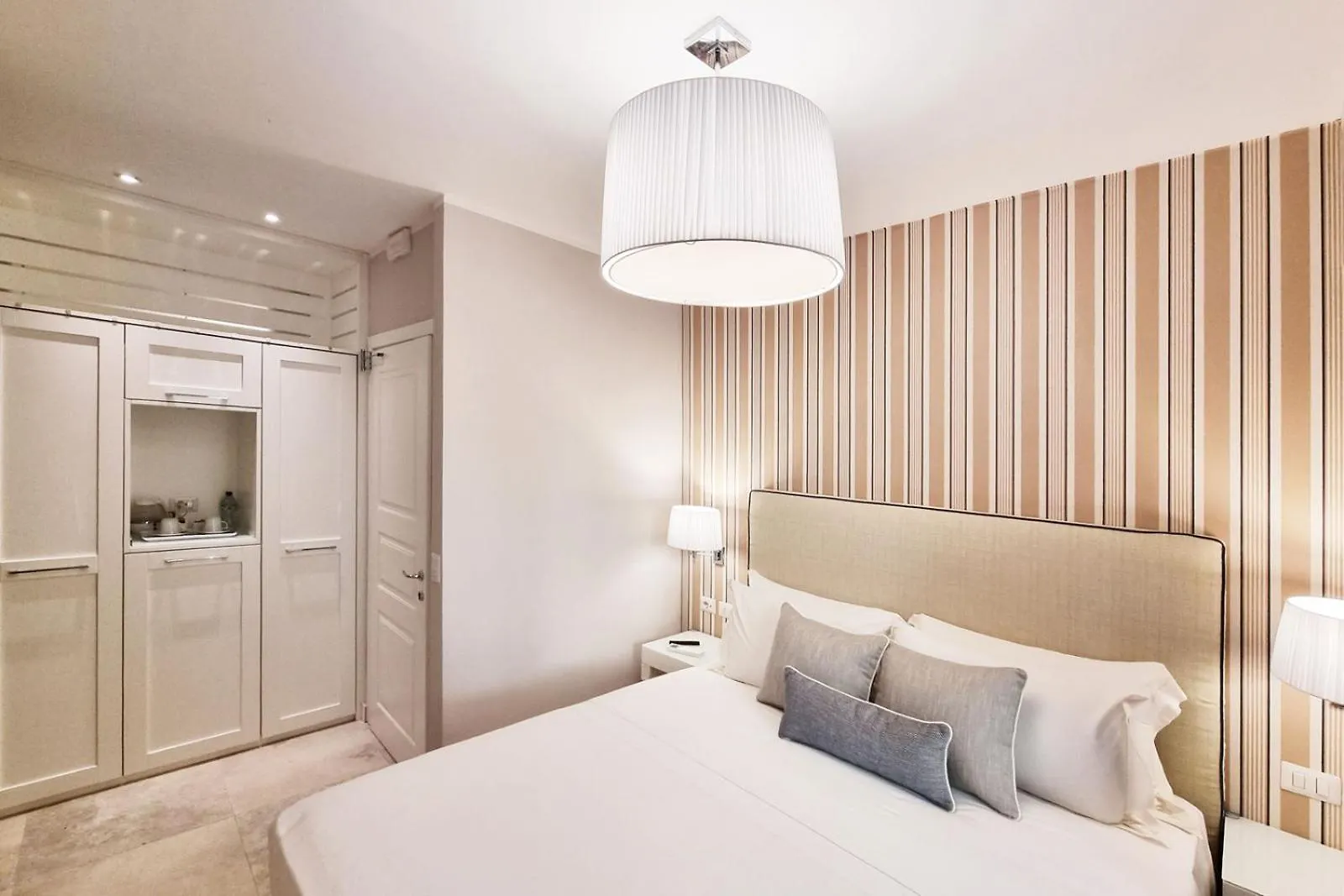 Bb Camere Nel Centro Di Porto Azzurro 0*,  Ιταλία